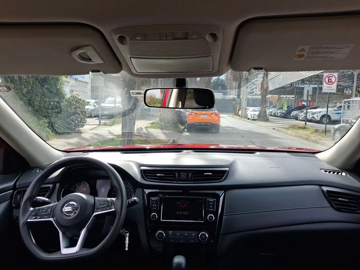 Nissan X-Trail 2.5 Sense 4x2 2row Cvt At 5p año 2023
