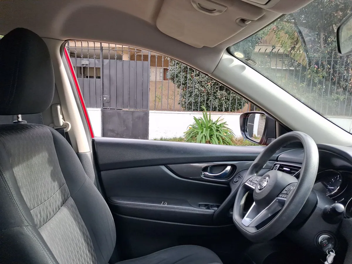 Nissan X-Trail 2.5 Sense 4x2 2row Cvt At 5p año 2023