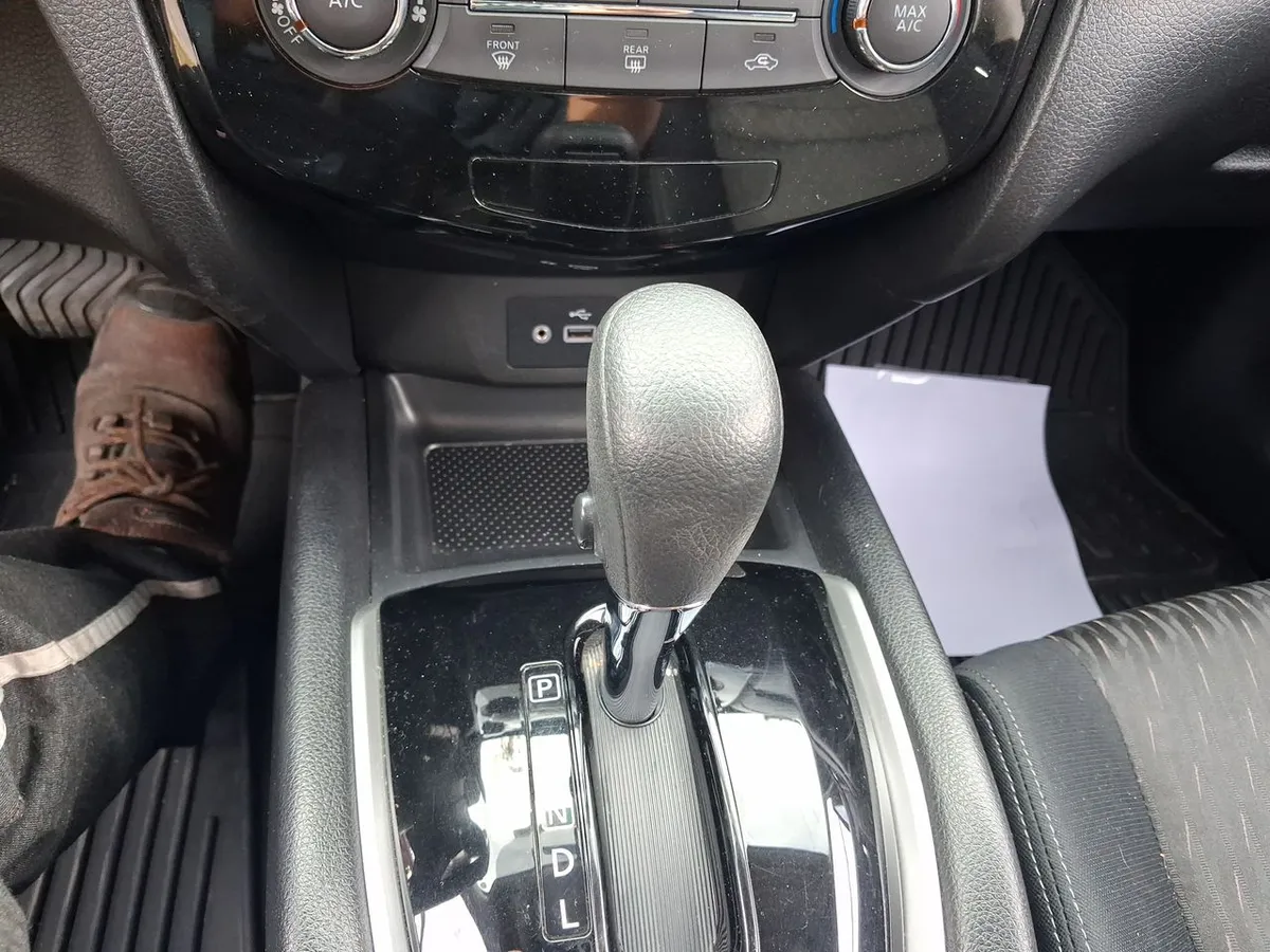 Nissan X-Trail 2.5 Sense 4x2 2row Cvt At 5p año 2023