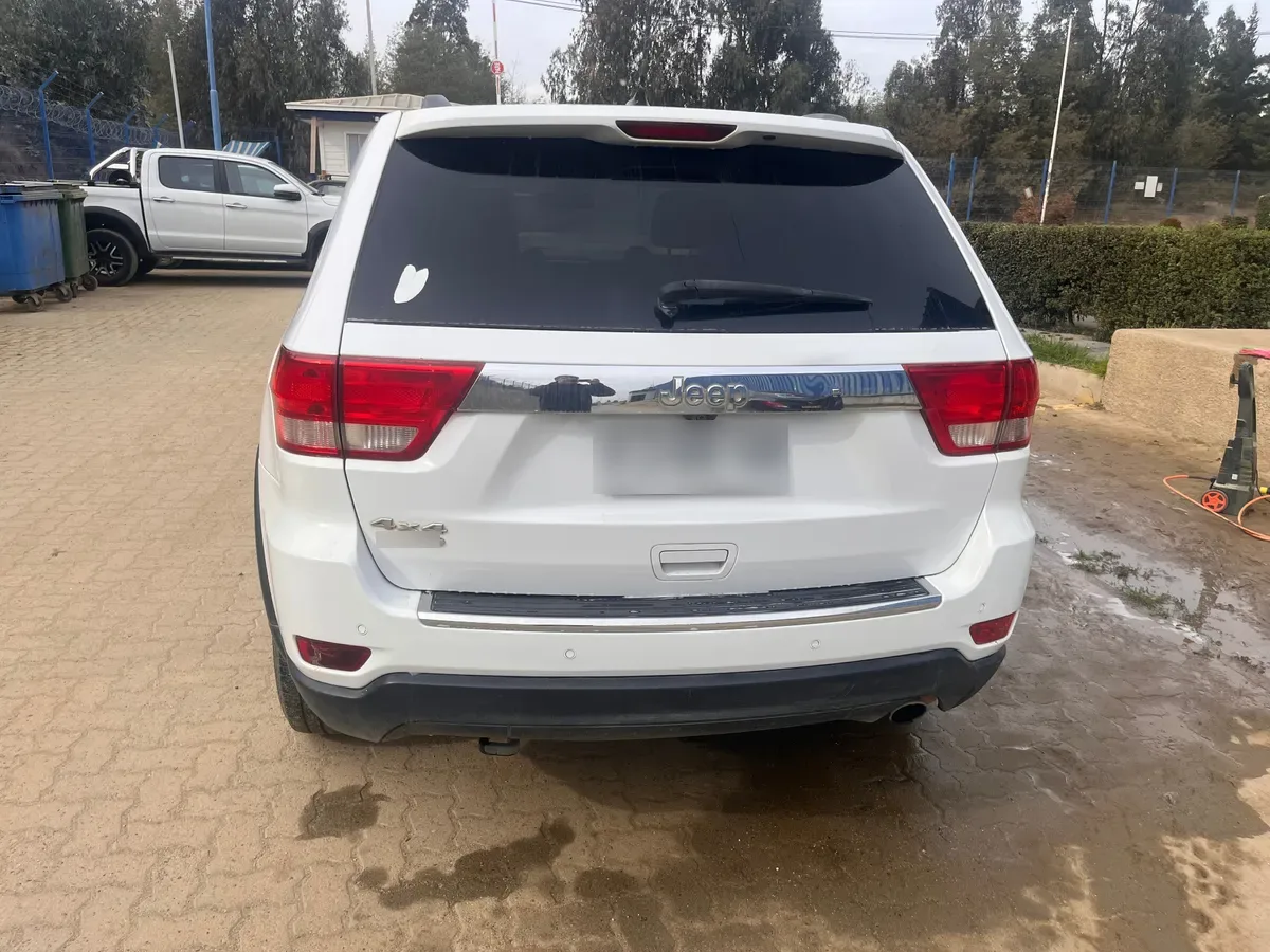 JEEP GRAND CHEROKEE 3.6 Limited At 4x2 año 2013