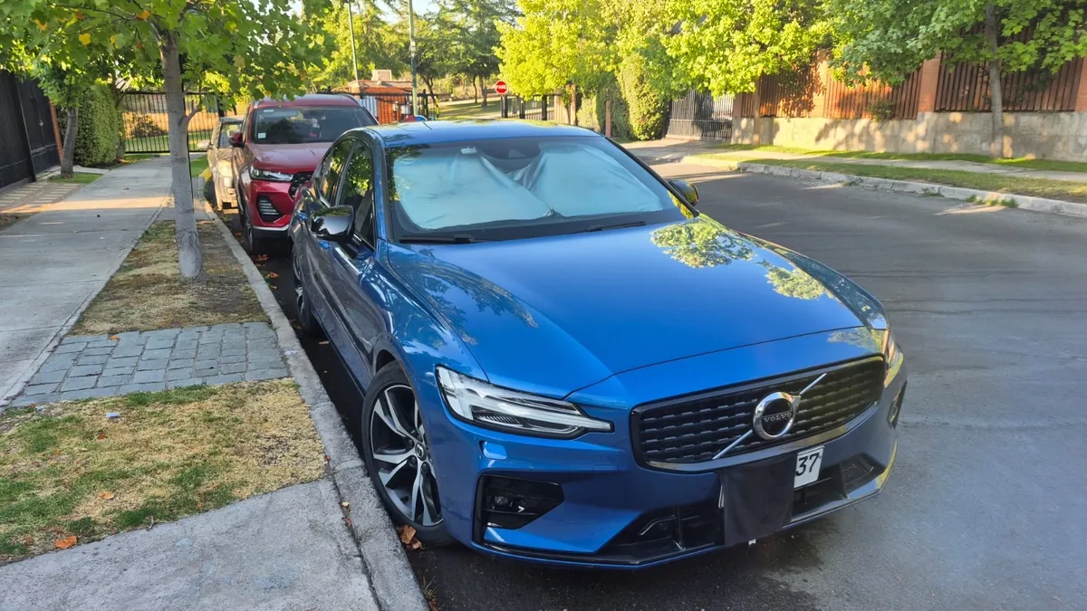 VOLVO S60 2.0 T4 R-Design At año 2021