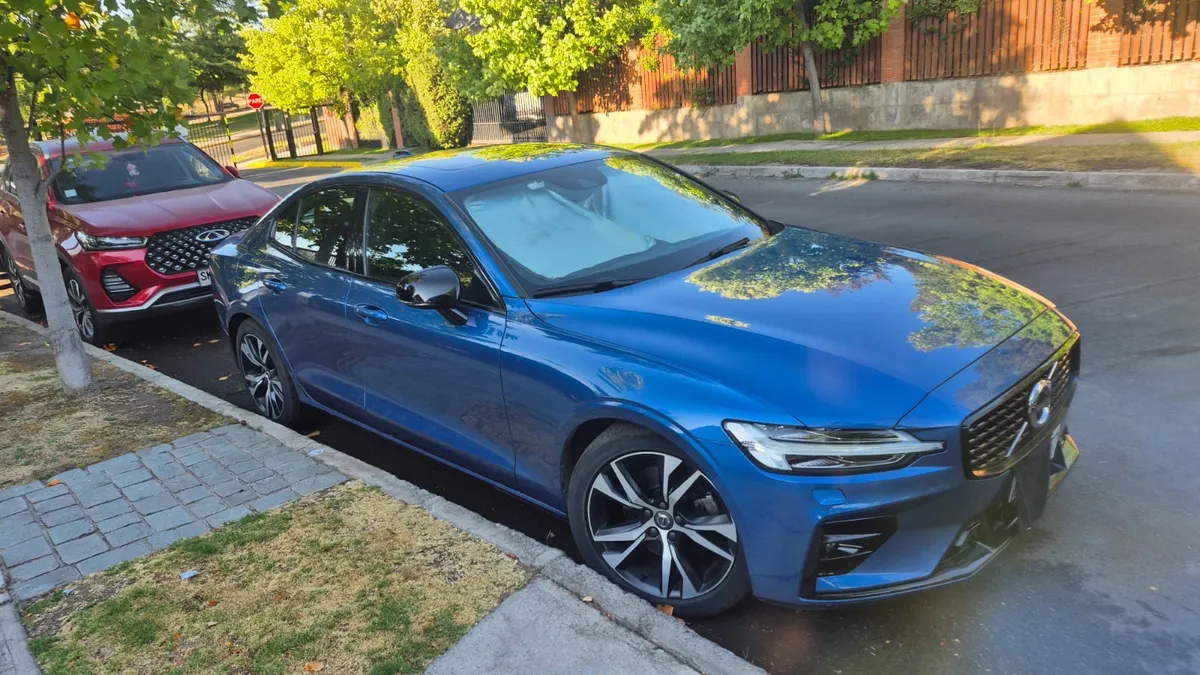VOLVO S60 2.0 T4 R-Design At año 2021