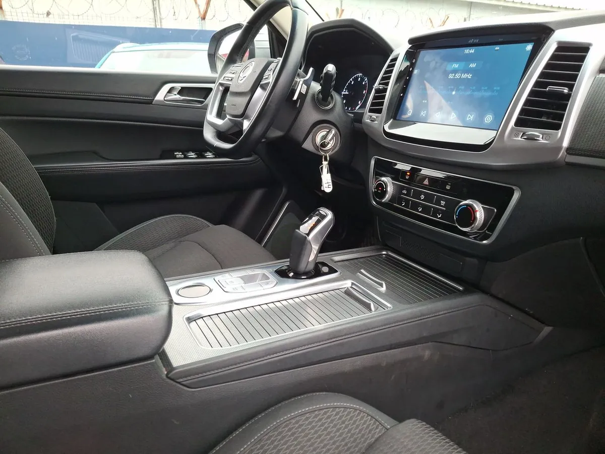 Ssangyong Rexton 2.2t Lx Diesel 4x2 2ab 8at 5p año 2023