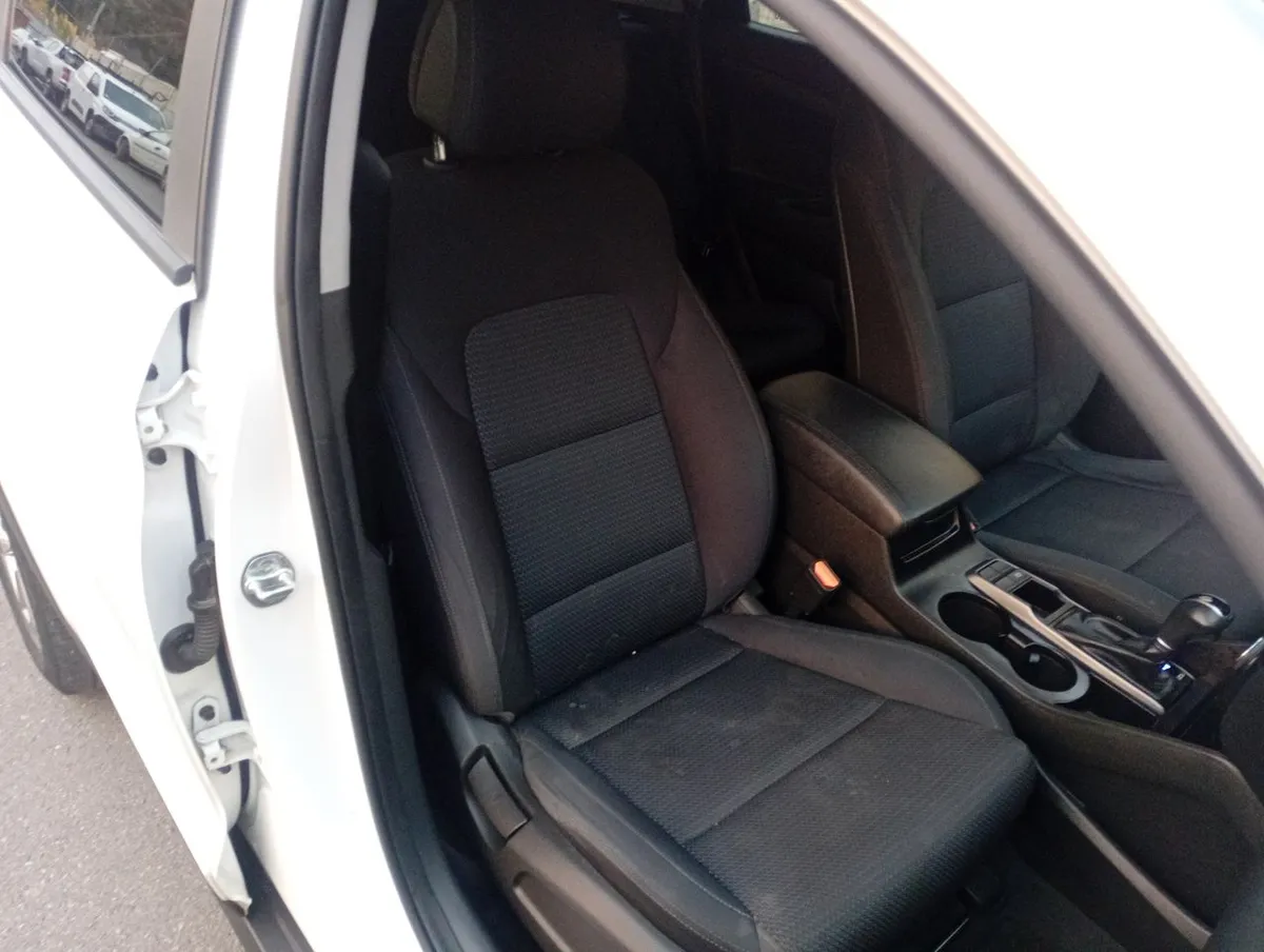 Hyundai Tucson 2.0 Gl Advance Nav 4x2 6at 5p año 2017