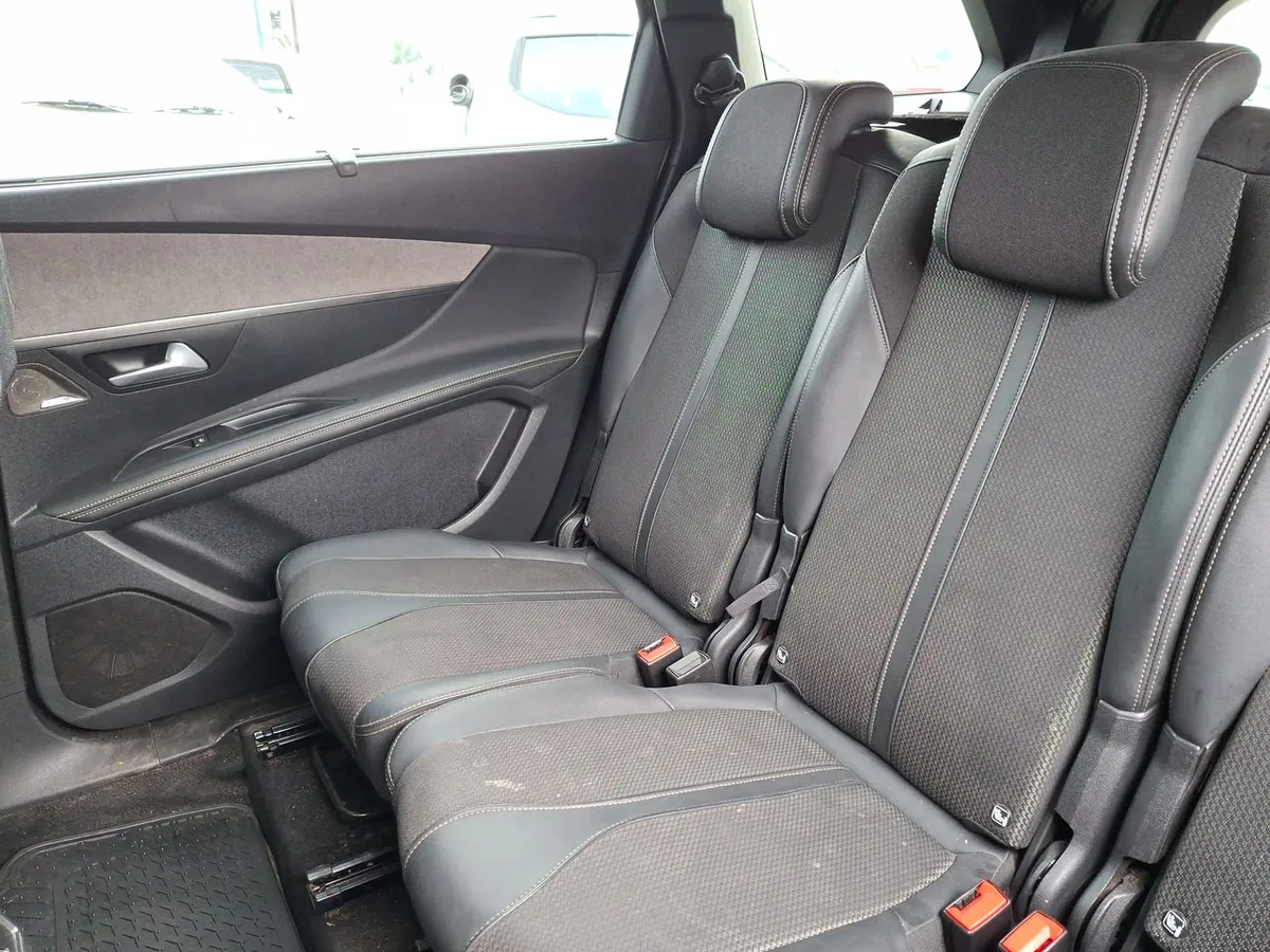 Peugeot 5008 1.6 Gt Puretech 180 4x2 Eat8 5p año 2023