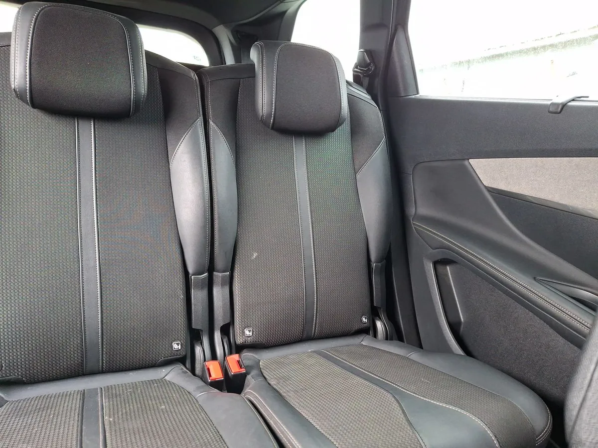 Peugeot 5008 1.6 Gt Puretech 180 4x2 Eat8 5p año 2023