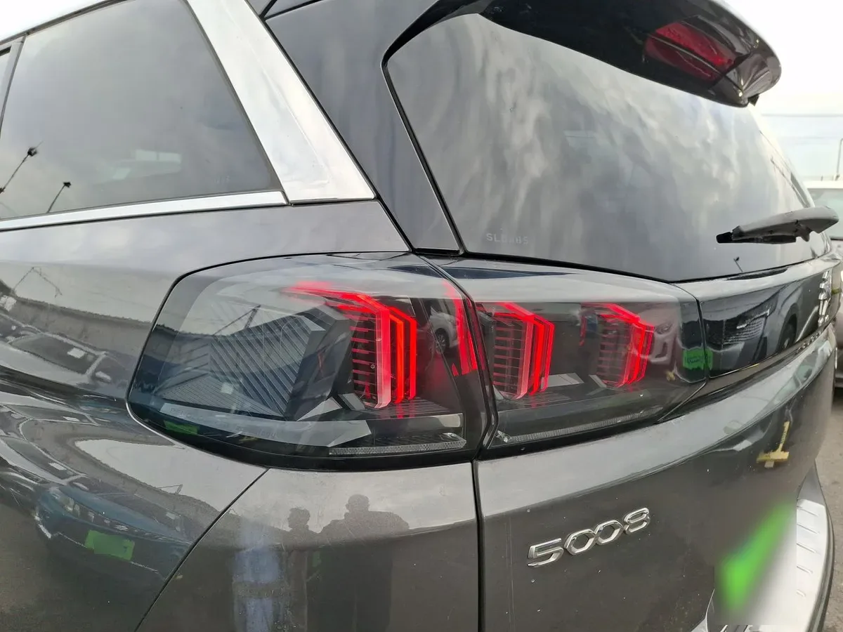 Peugeot 5008 1.6 Gt Puretech 180 4x2 Eat8 5p año 2023