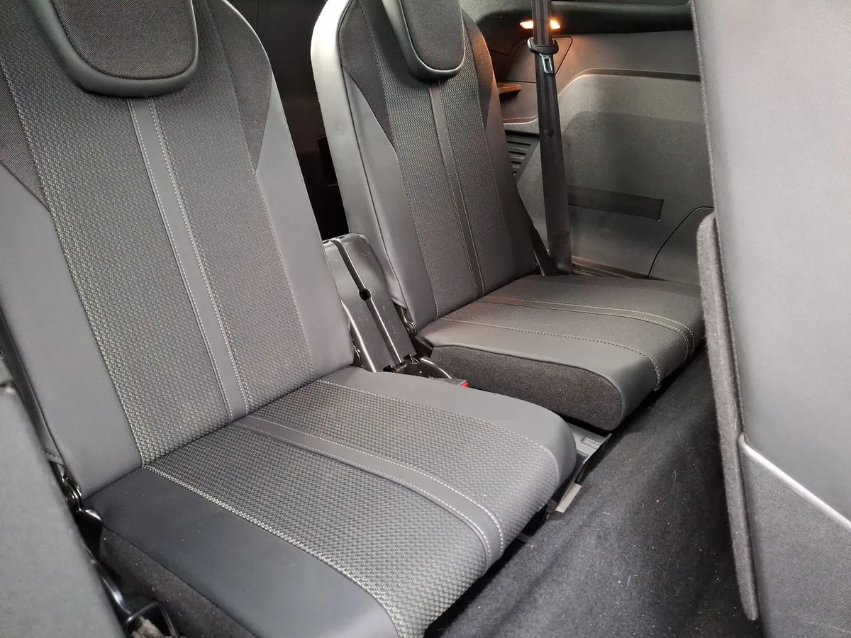 Peugeot 5008 1.6 Gt Puretech 180 4x2 Eat8 5p año 2023