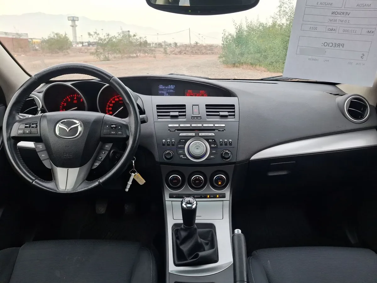 Mazda 3 2.0 Sport R 4x2 Te Mt 5p año 2011