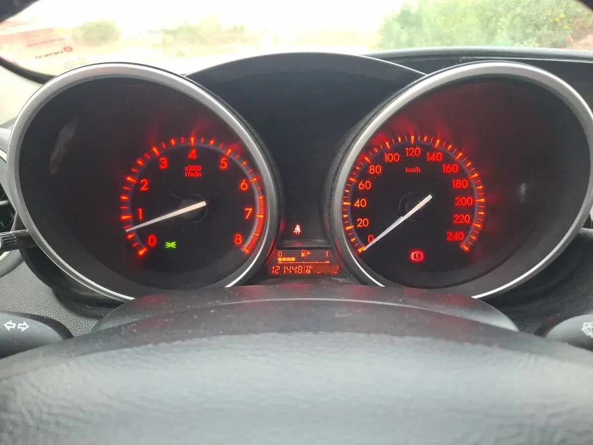 Mazda 3 2.0 Sport R 4x2 Te Mt 5p año 2011