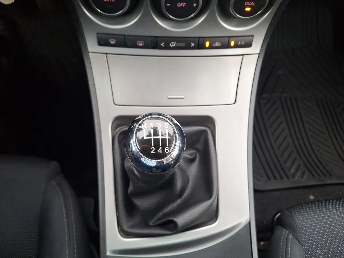 Mazda 3 2.0 Sport R 4x2 Te Mt 5p año 2011