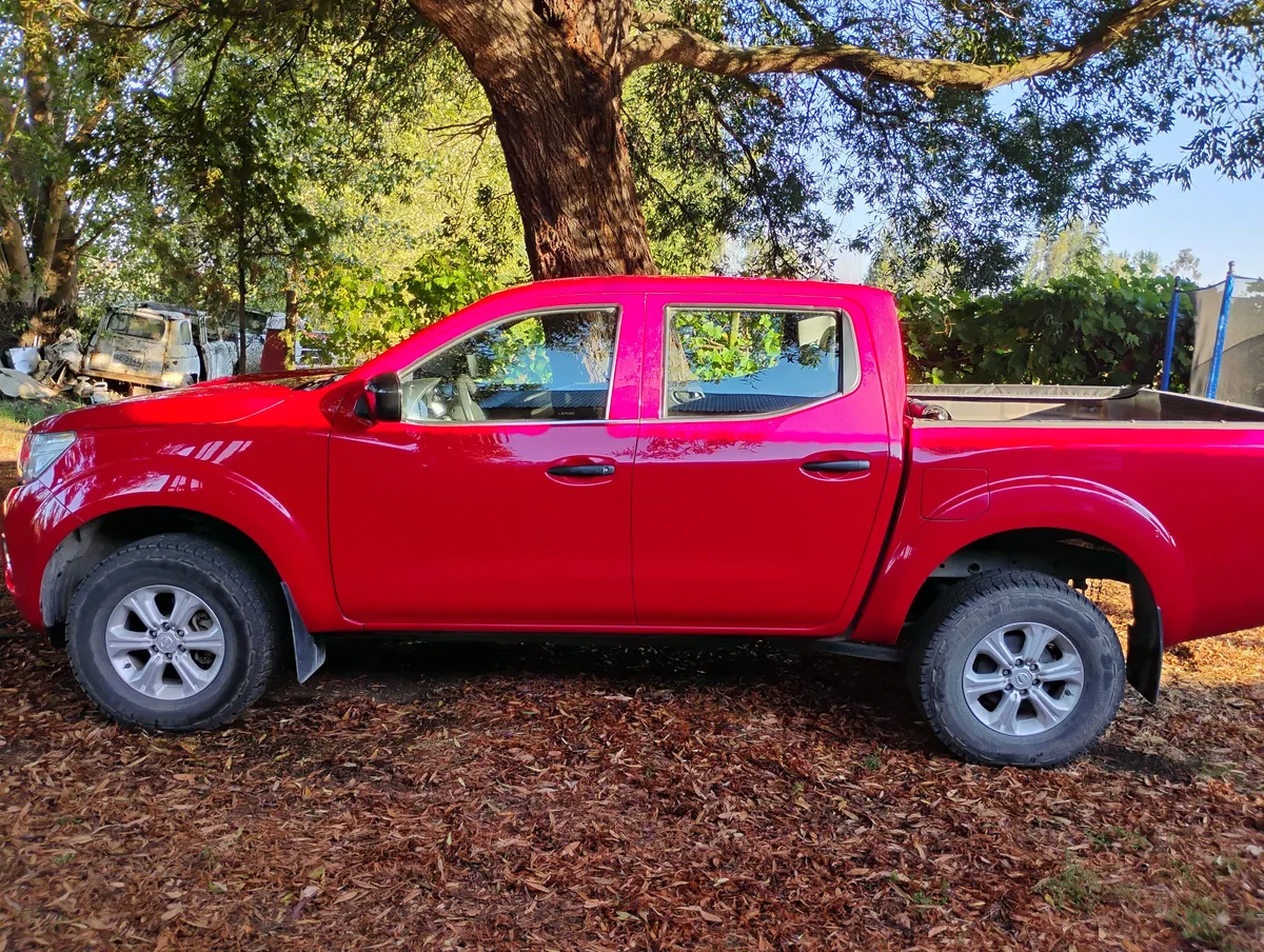 NISSAN NP300 2.3 Dc Se Mt Diesel 4x4 año 2019