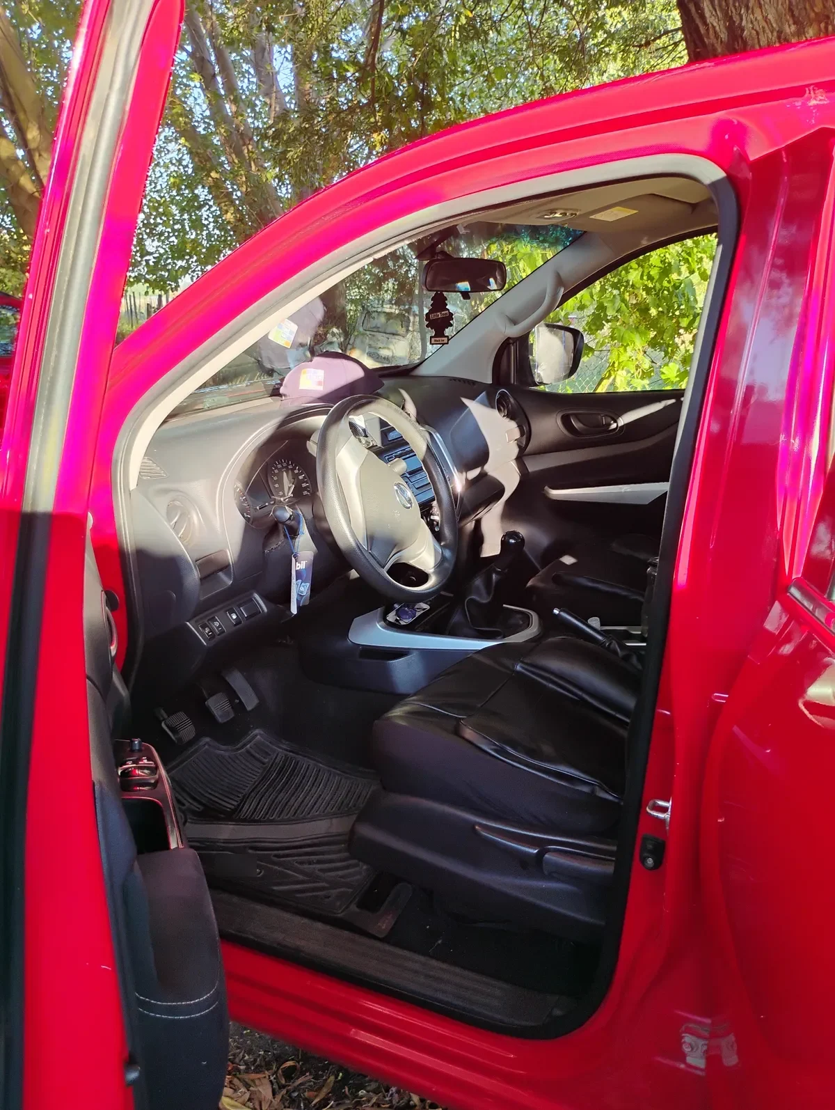 NISSAN NP300 2.3 Dc Se Mt Diesel 4x4 año 2019