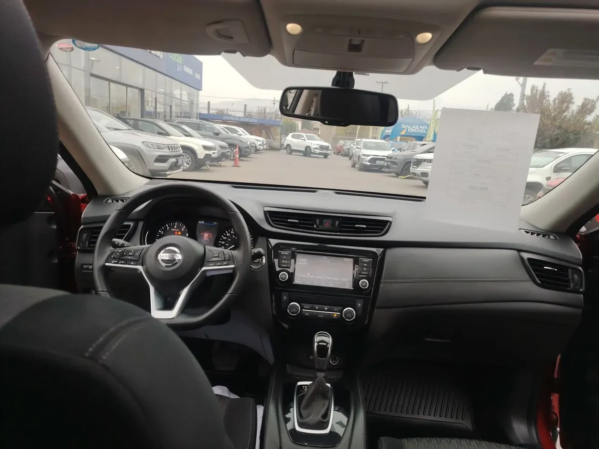 Nissan X-Trail 2.5 Advance 4x2 3row Cvt At 5p año 2023