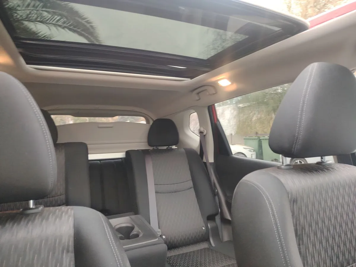 Nissan X-Trail 2.5 Advance 4x2 3row Cvt At 5p año 2023