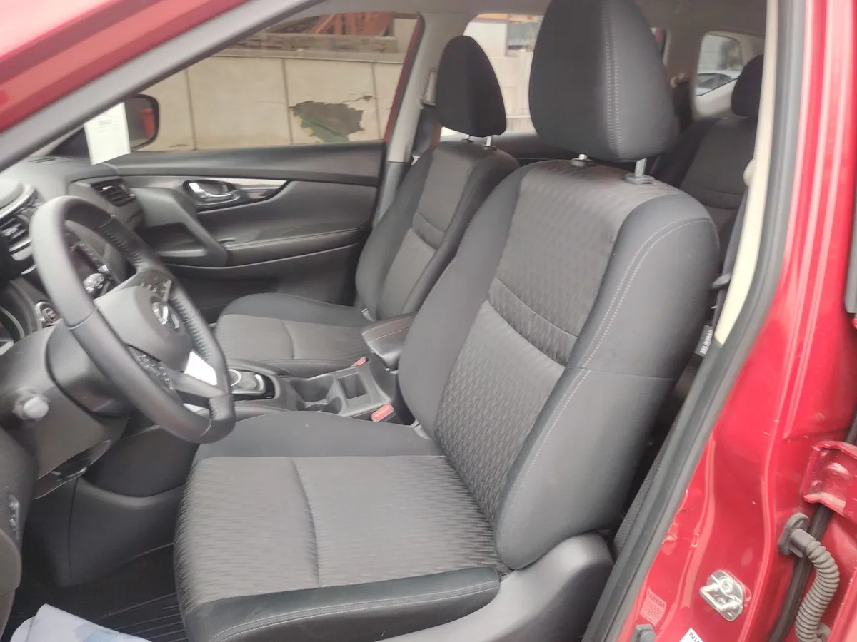 Nissan X-Trail 2.5 Advance 4x2 3row Cvt At 5p año 2023