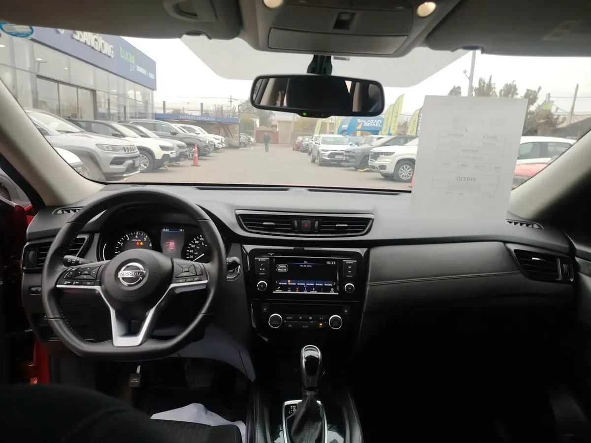 Nissan X-Trail 2.5 Advance 4x2 3row Cvt At 5p año 2023