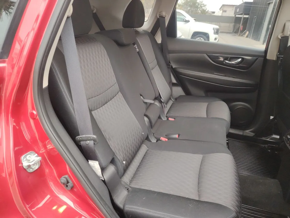 Nissan X-Trail 2.5 Advance 4x2 3row Cvt At 5p año 2023