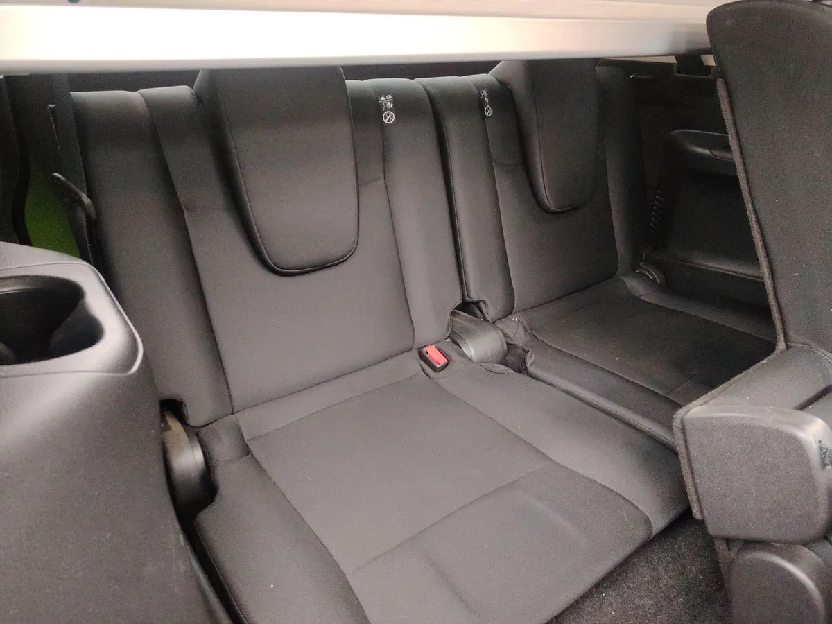 Nissan X-Trail 2.5 Advance 4x2 3row Cvt At 5p año 2023