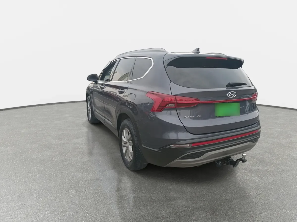 Hyundai Santa Fe 2.5 Plus Fl 4x2 At 5p año 2022