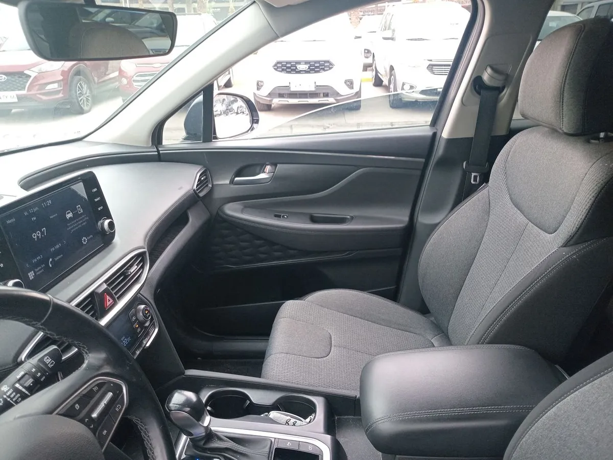 Hyundai Santa Fe 2.5 Plus Fl 4x2 At 5p año 2022