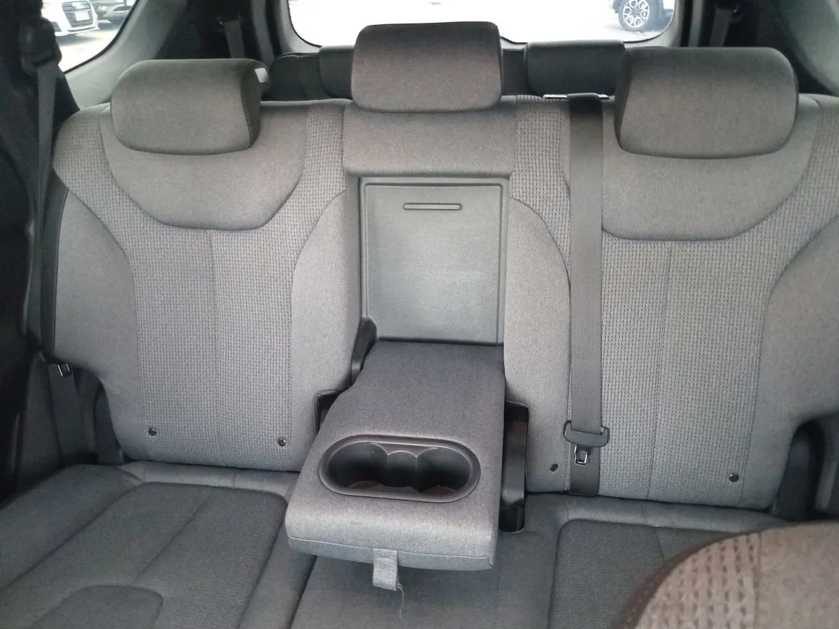 Hyundai Santa Fe 2.5 Plus Fl 4x2 At 5p año 2022