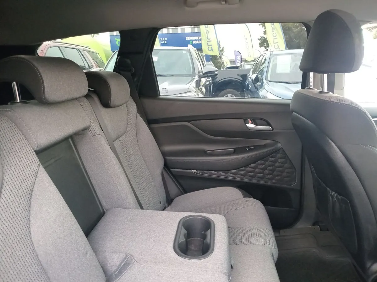 Hyundai Santa Fe 2.5 Plus Fl 4x2 At 5p año 2022