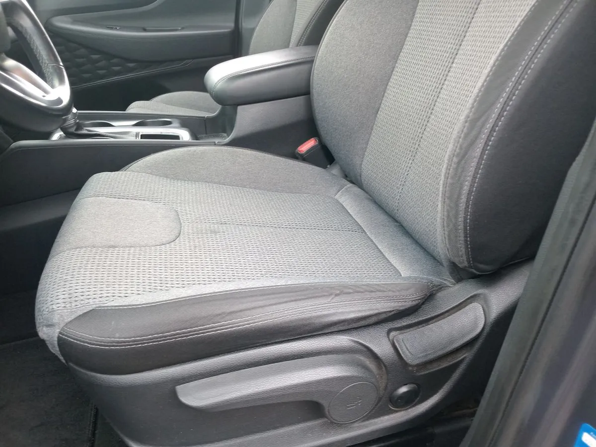 Hyundai Santa Fe 2.5 Plus Fl 4x2 At 5p año 2022