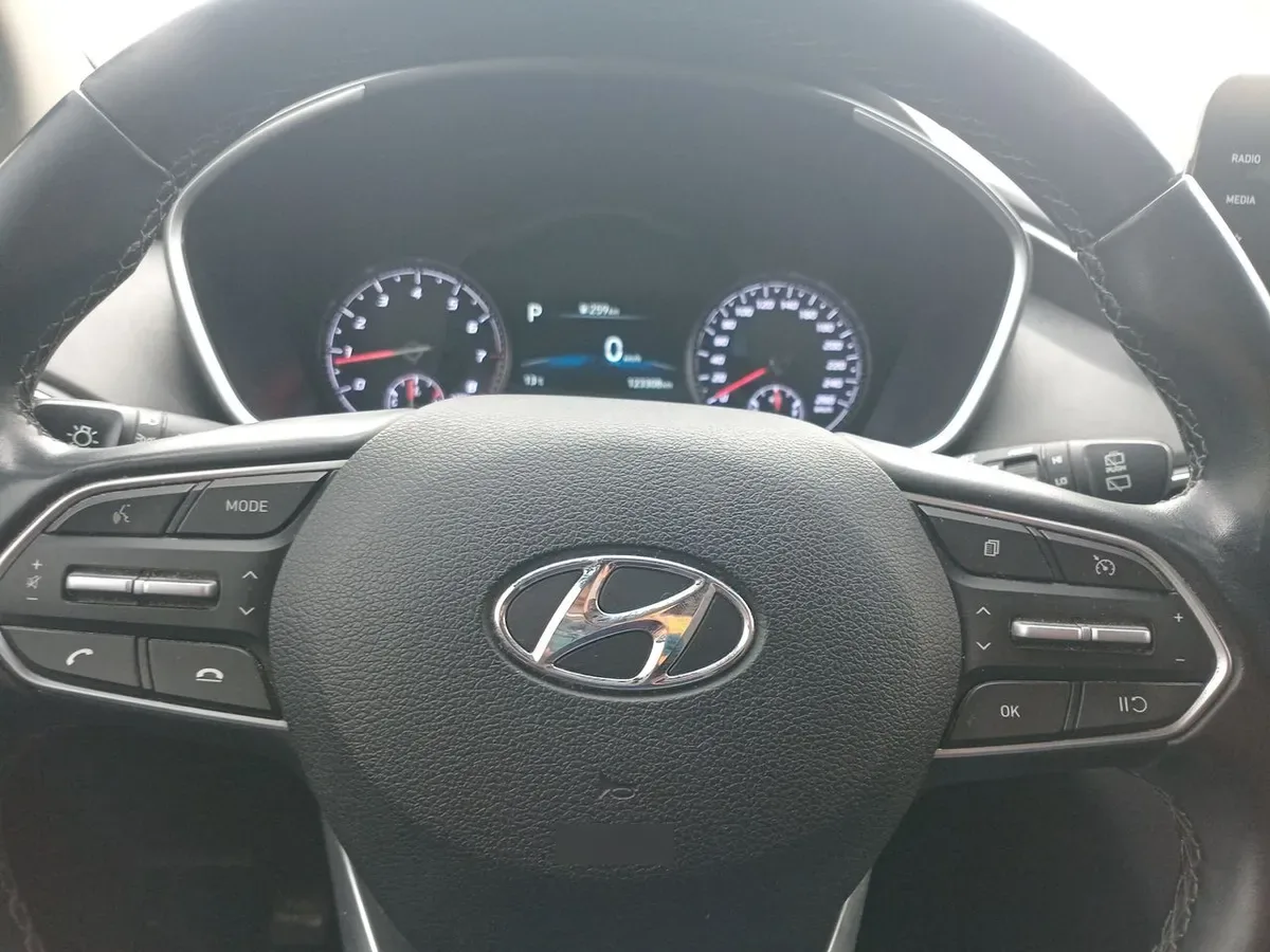 Hyundai Santa Fe 2.5 Plus Fl 4x2 At 5p año 2022