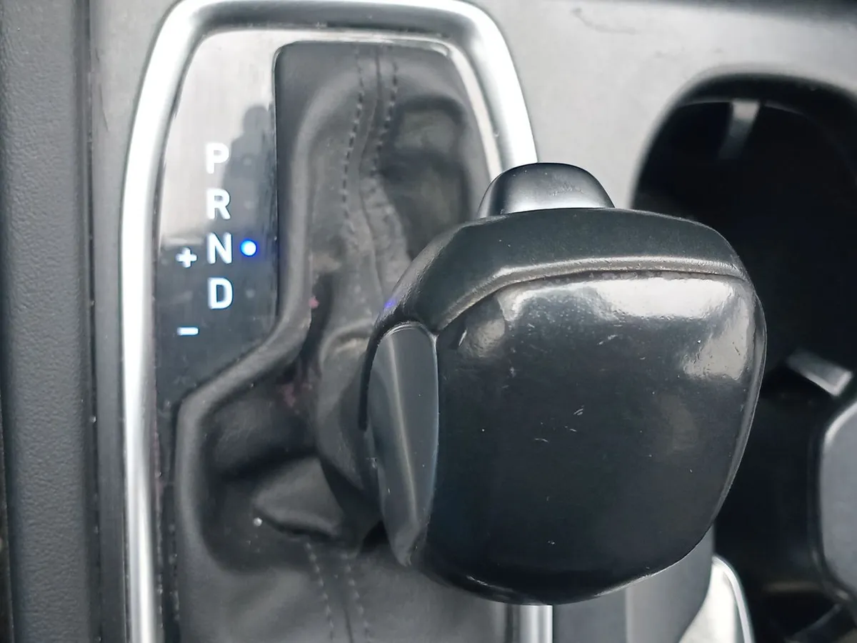 Hyundai Santa Fe 2.5 Plus Fl 4x2 At 5p año 2022