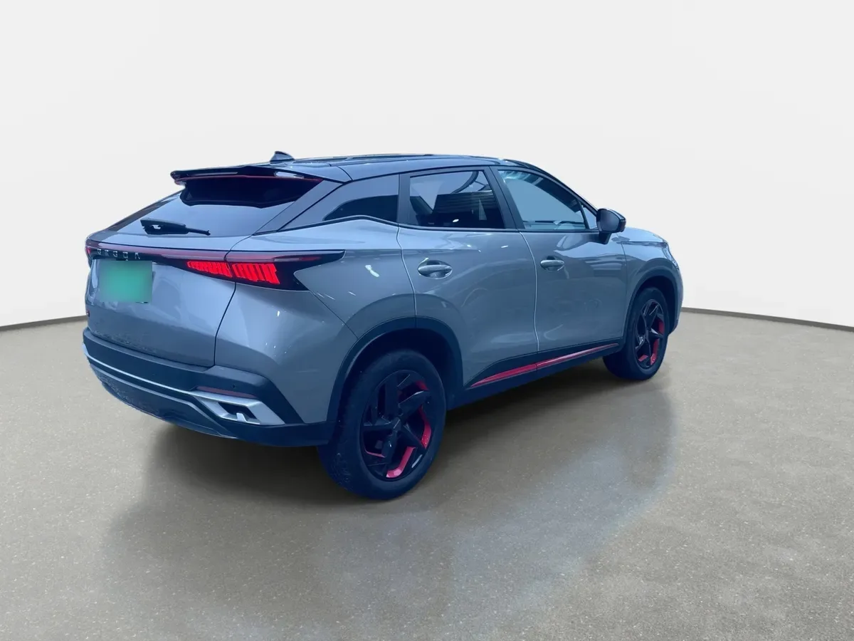 Omoda C5 1.5t Luxury 4x2 Cvt At 5p año 2025