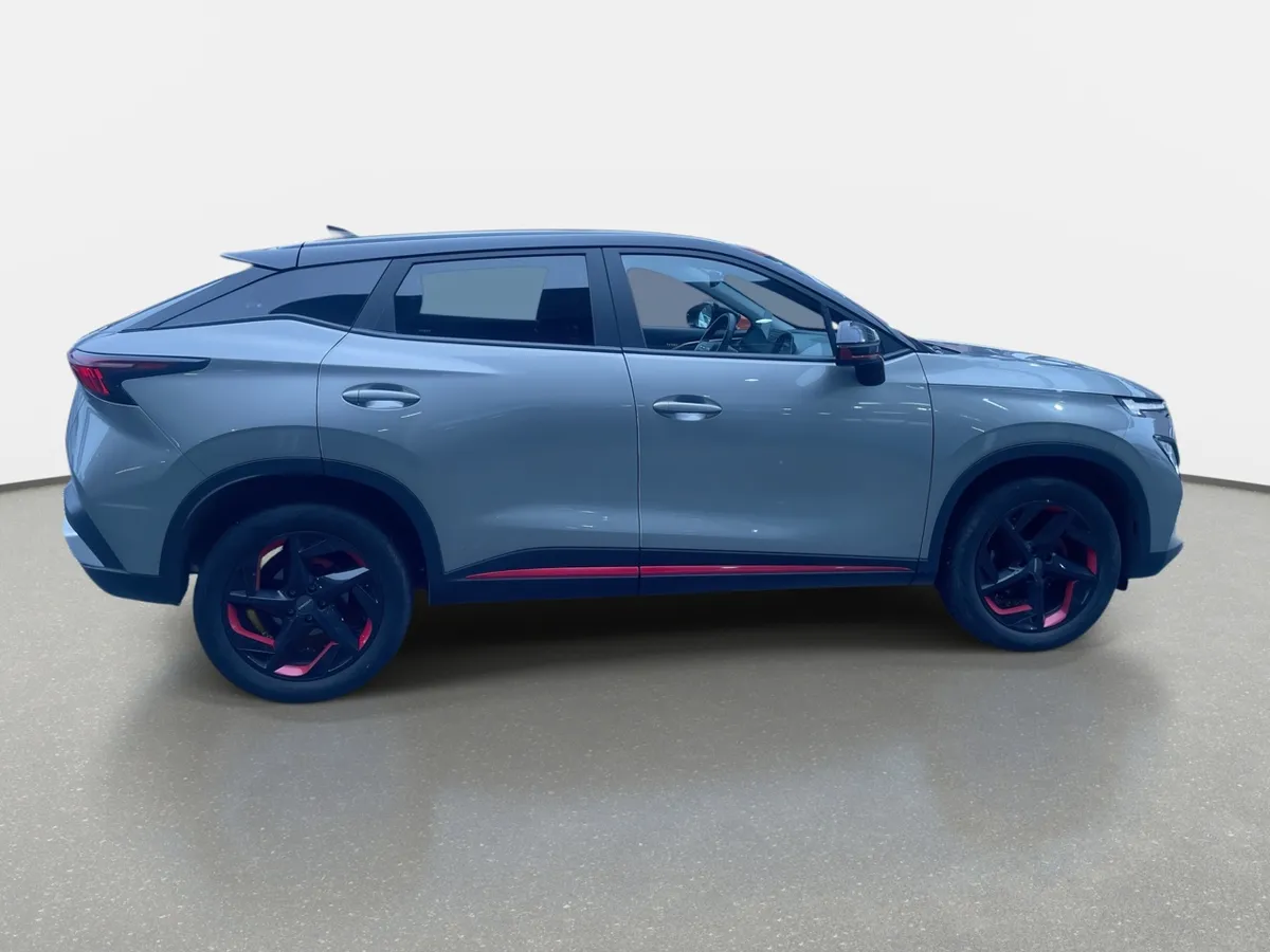 Omoda C5 1.5t Luxury 4x2 Cvt At 5p año 2025