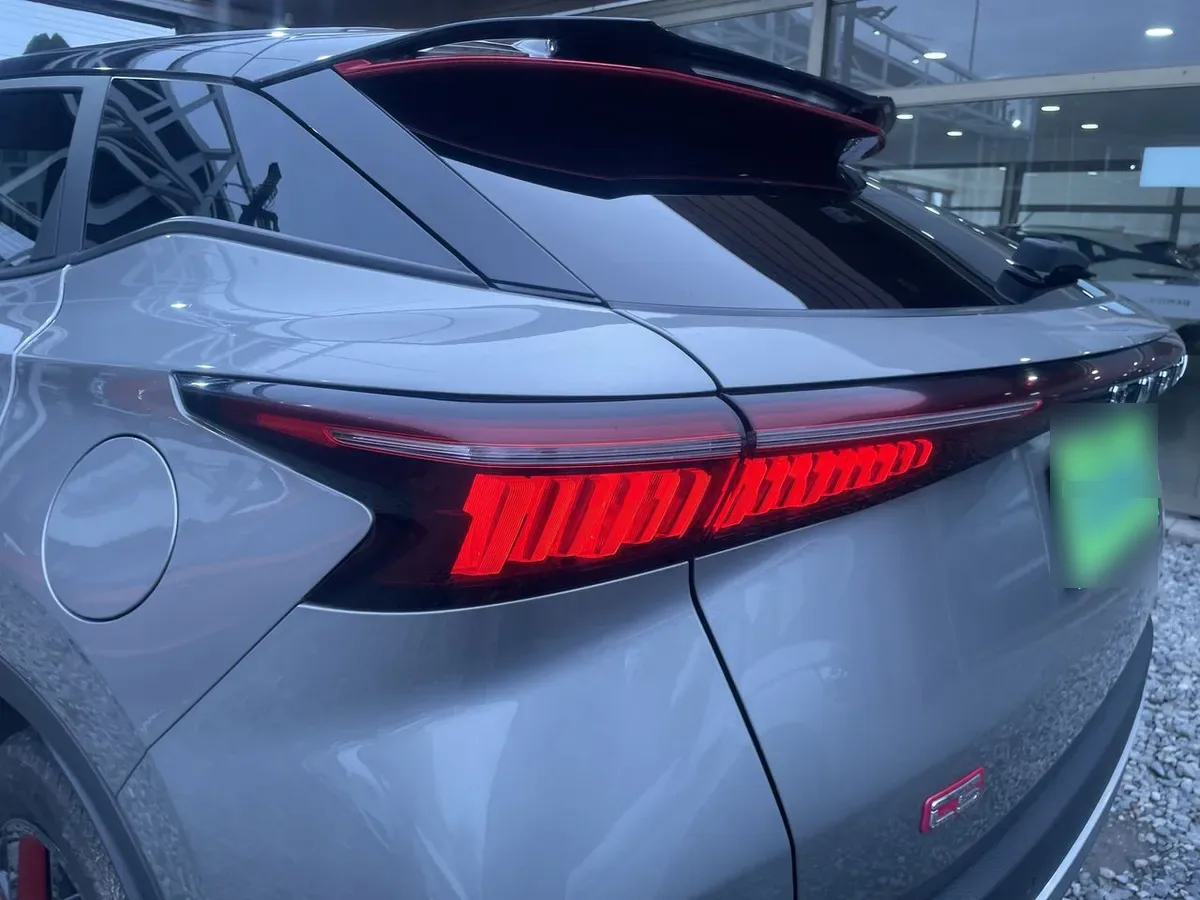 Omoda C5 1.5t Luxury 4x2 Cvt At 5p año 2025