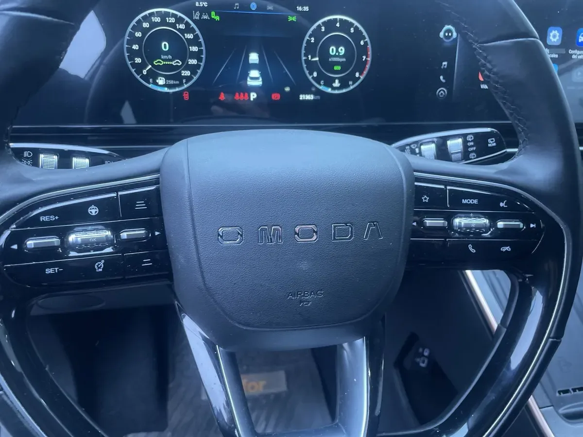 Omoda C5 1.5t Luxury 4x2 Cvt At 5p año 2025