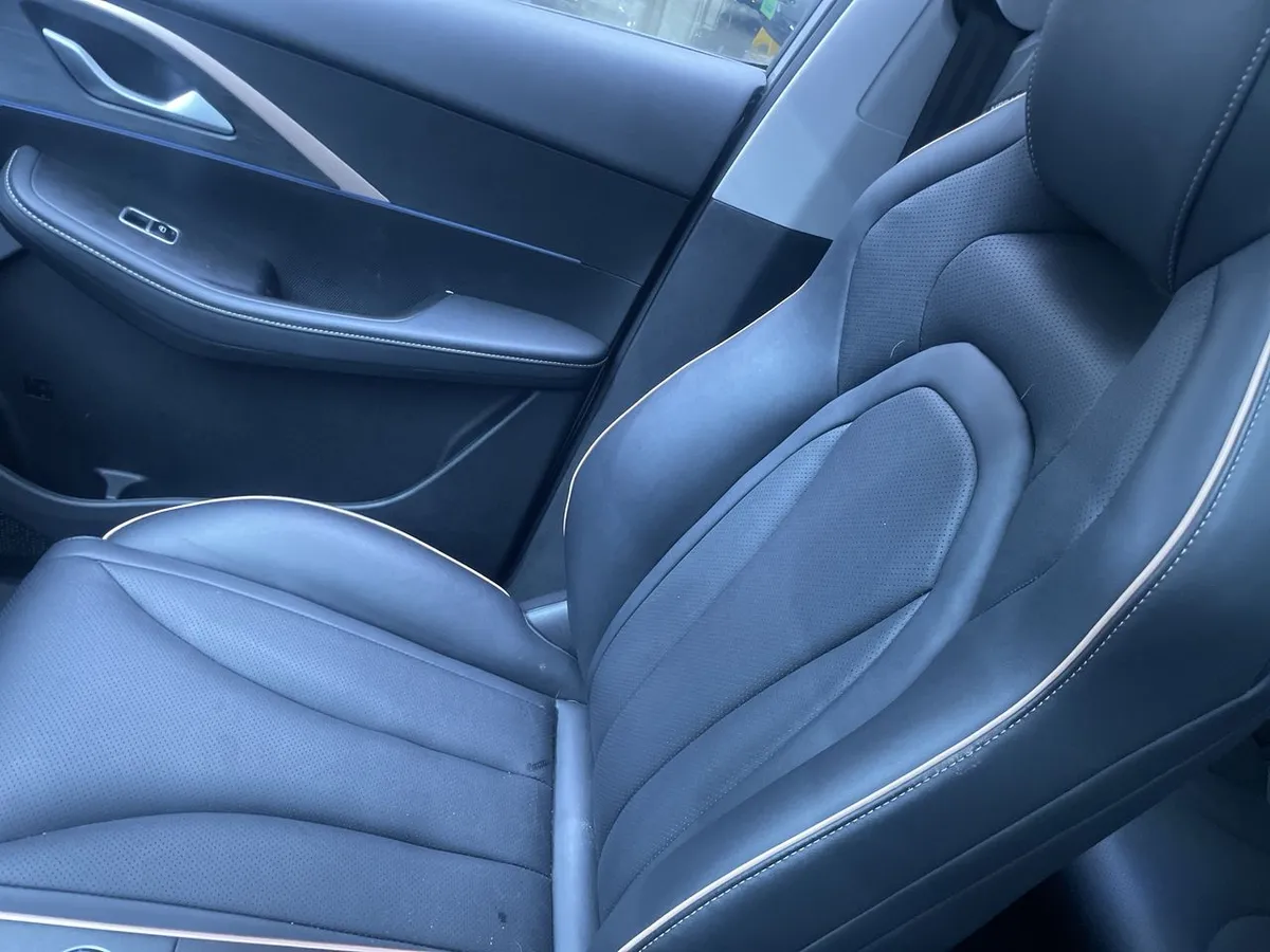 Omoda C5 1.5t Luxury 4x2 Cvt At 5p año 2025