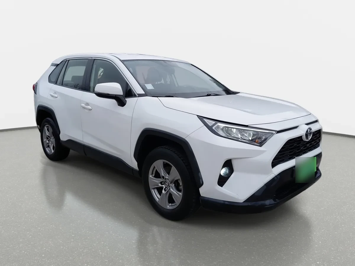 Toyota Rav 4 2.0 Le 4x2 Mt 5p año 2022