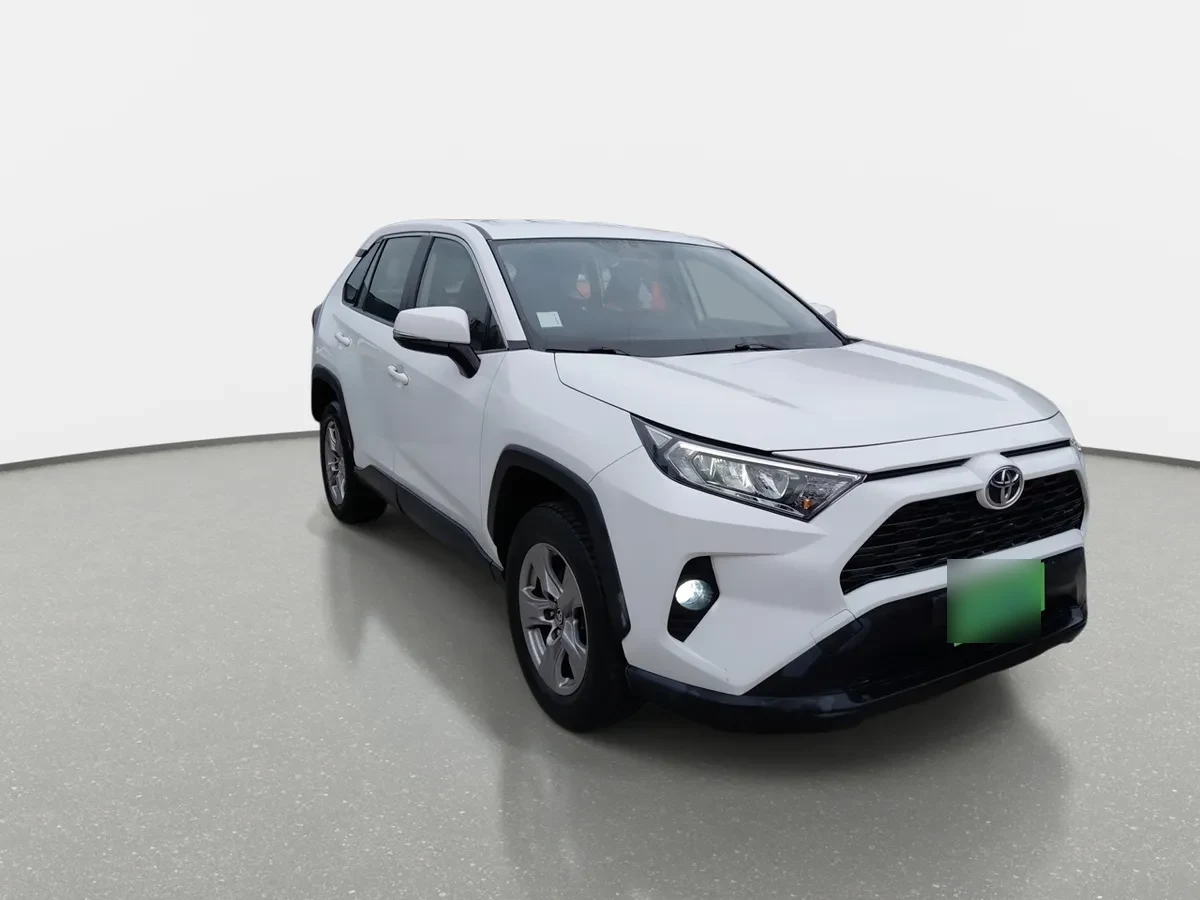 Toyota Rav 4 2.0 Le 4x2 Mt 5p año 2022