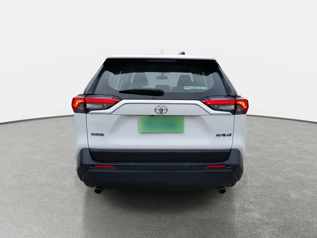 Toyota Rav 4 2.0 Le 4x2 Mt 5p año 2022