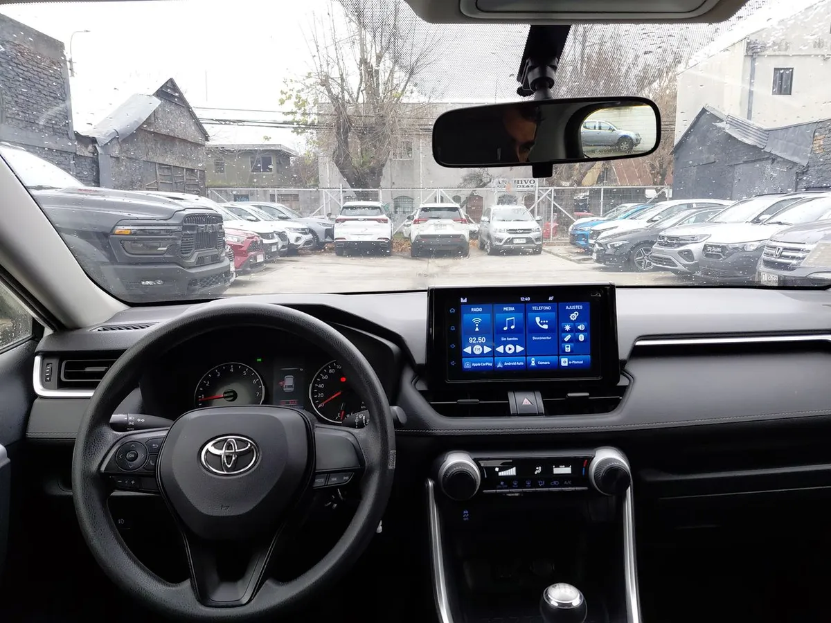 Toyota Rav 4 2.0 Le 4x2 Mt 5p año 2022