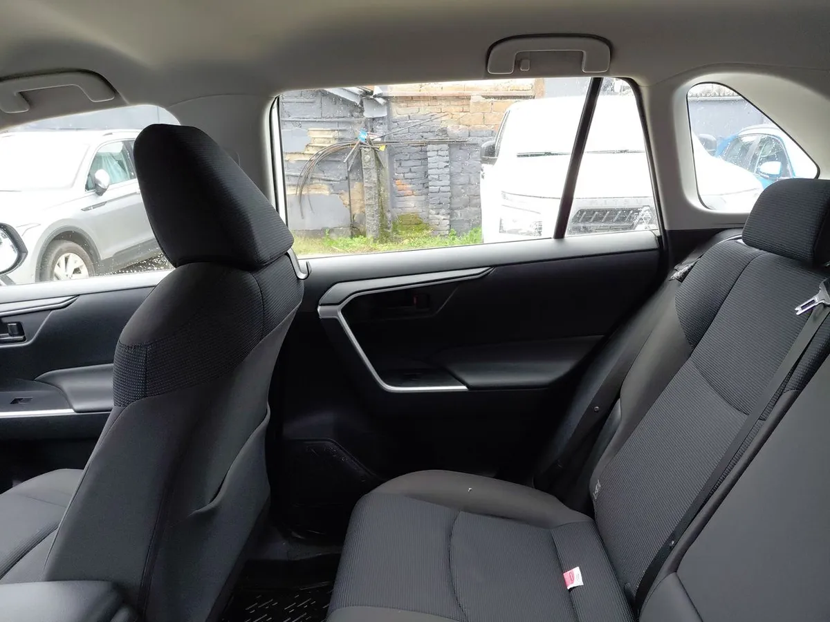 Toyota Rav 4 2.0 Le 4x2 Mt 5p año 2022