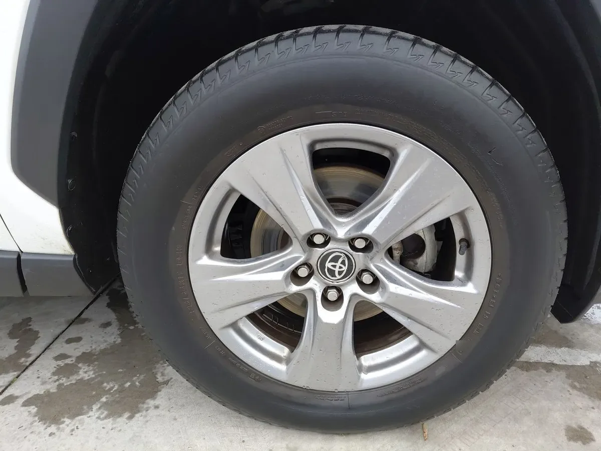 Toyota Rav 4 2.0 Le 4x2 Mt 5p año 2022