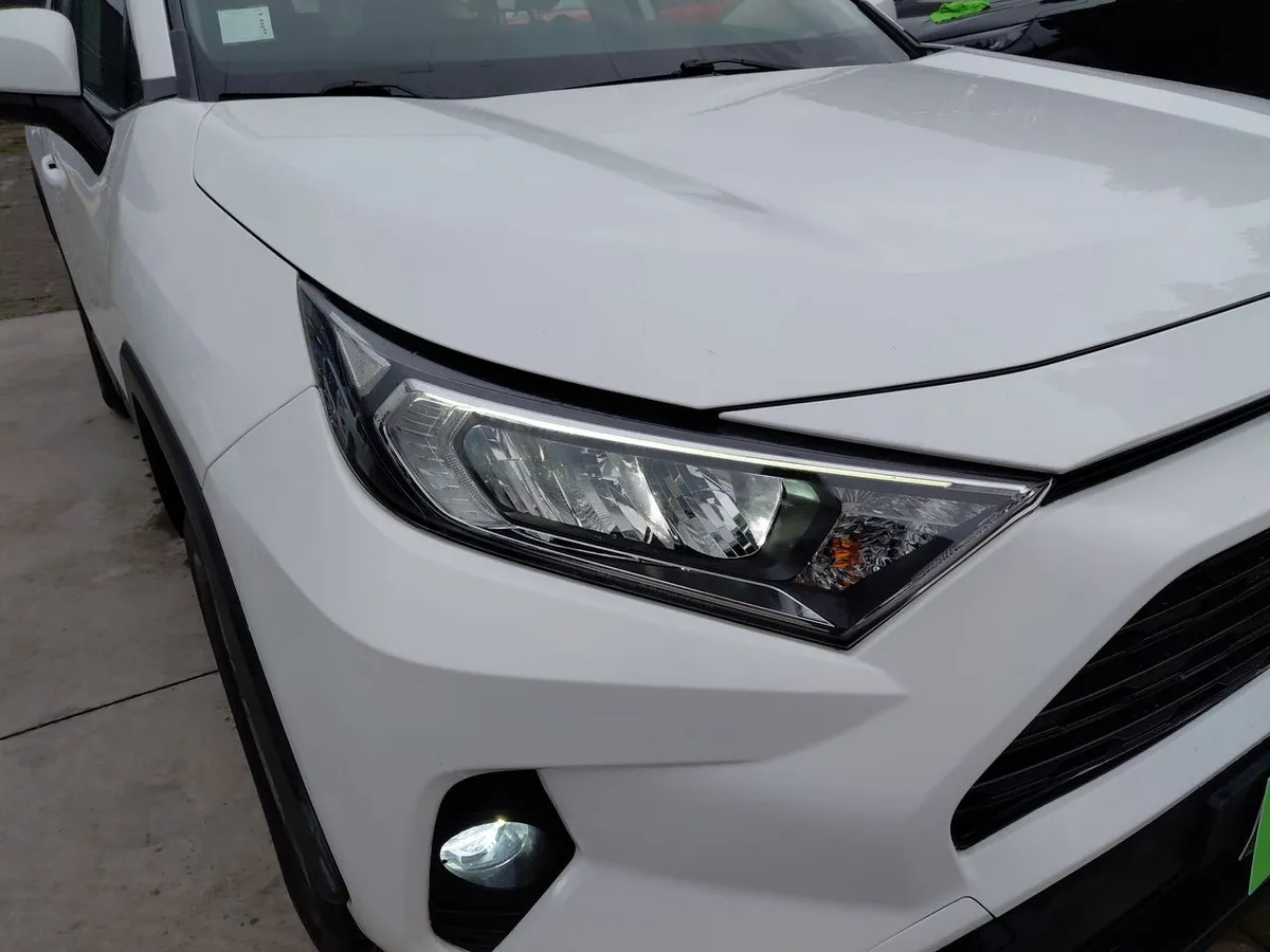 Toyota Rav 4 2.0 Le 4x2 Mt 5p año 2022