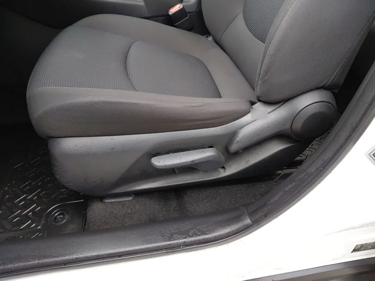 Toyota Rav 4 2.0 Le 4x2 Mt 5p año 2022