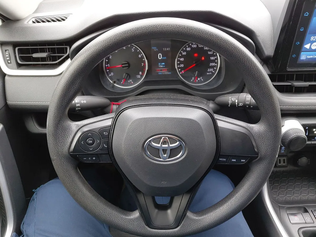 Toyota Rav 4 2.0 Le 4x2 Mt 5p año 2022