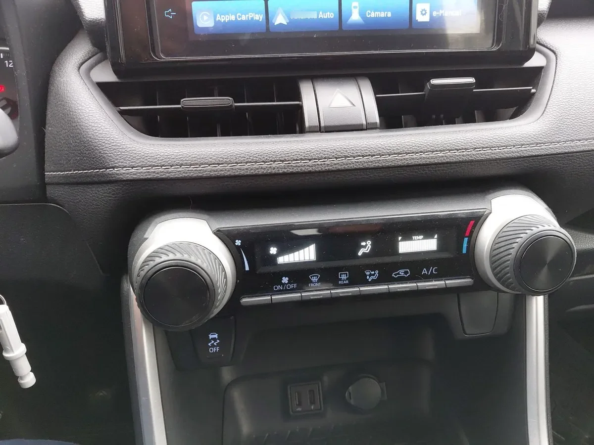 Toyota Rav 4 2.0 Le 4x2 Mt 5p año 2022