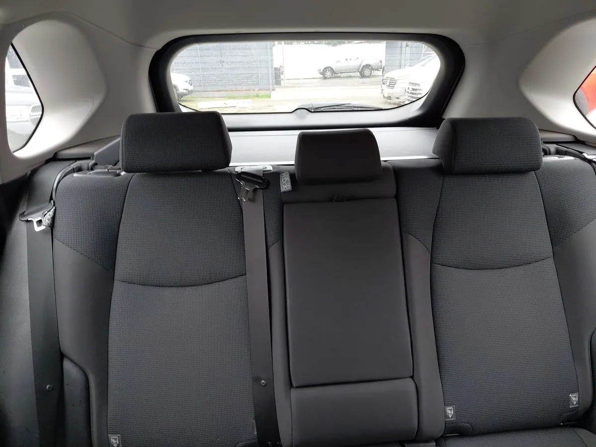 Toyota Rav 4 2.0 Le 4x2 Mt 5p año 2022
