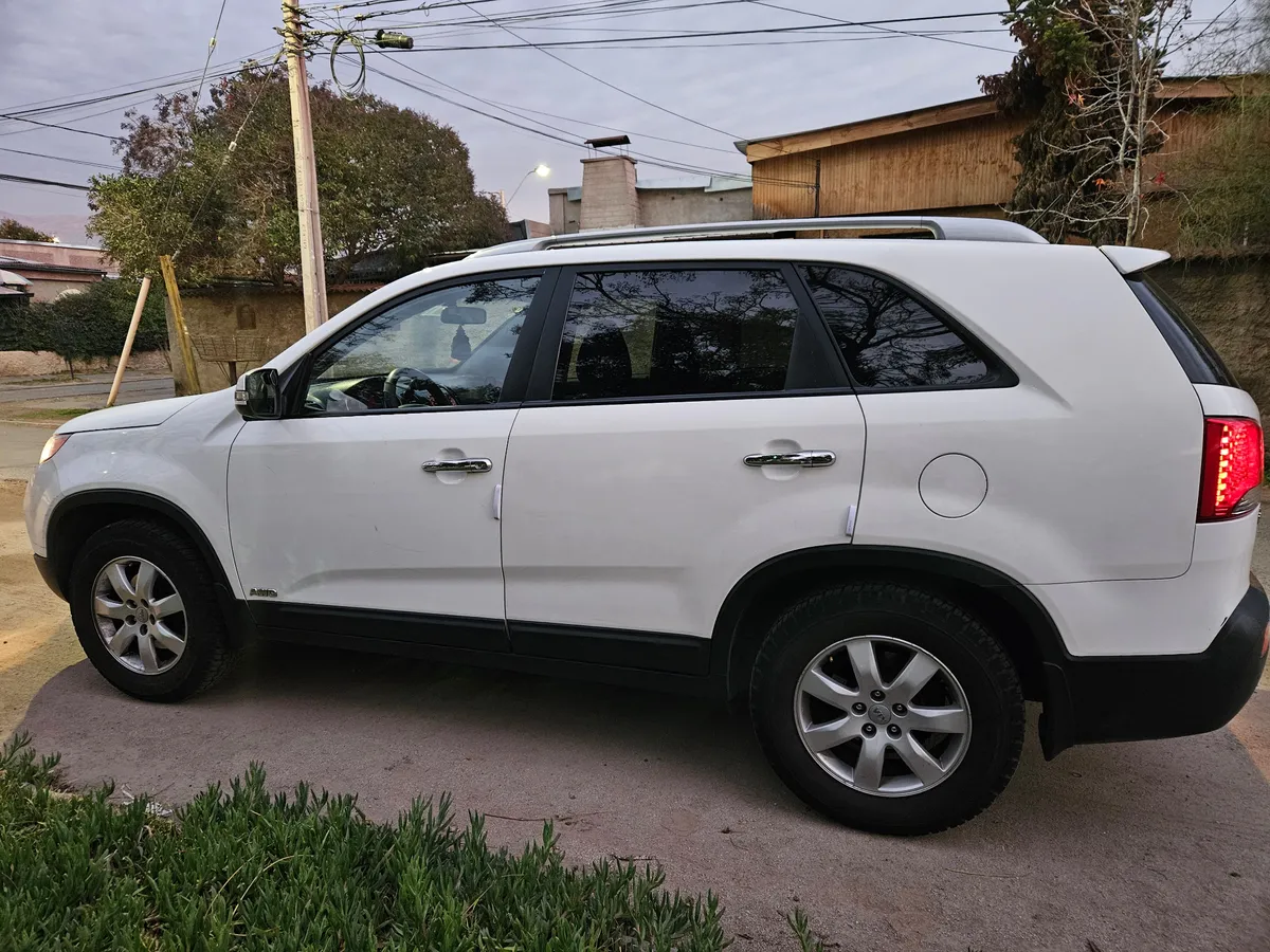 KIA MOTORS SORENTO 2.4 Ex Mt 4x4 año 2012