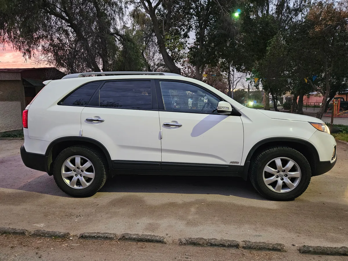 KIA MOTORS SORENTO 2.4 Ex Mt 4x4 año 2012