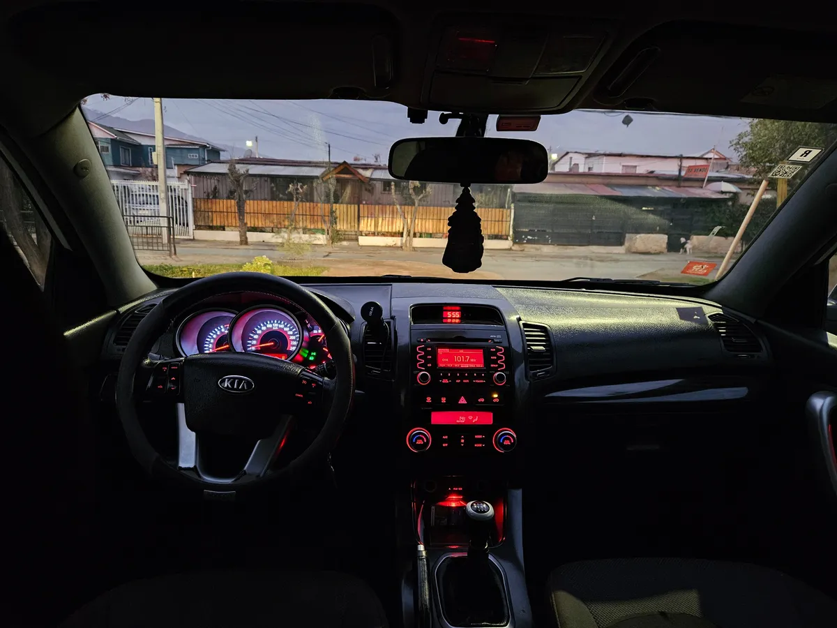KIA MOTORS SORENTO 2.4 Ex Mt 4x4 año 2012