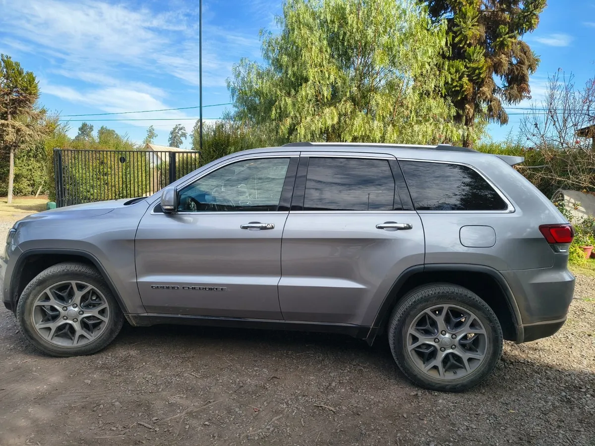 Jeep Grand Cherokee 3.6 Limited Lx At 4x4 año 2021